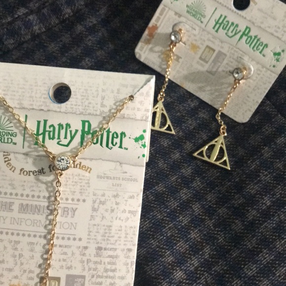 Harry Potter Hidden Forest Necklace and Earrings Set NWT - Picture 11 of 12